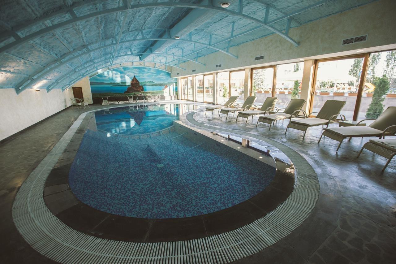 Caucasus Hotel Kasagh エクステリア 写真 Indoor pool