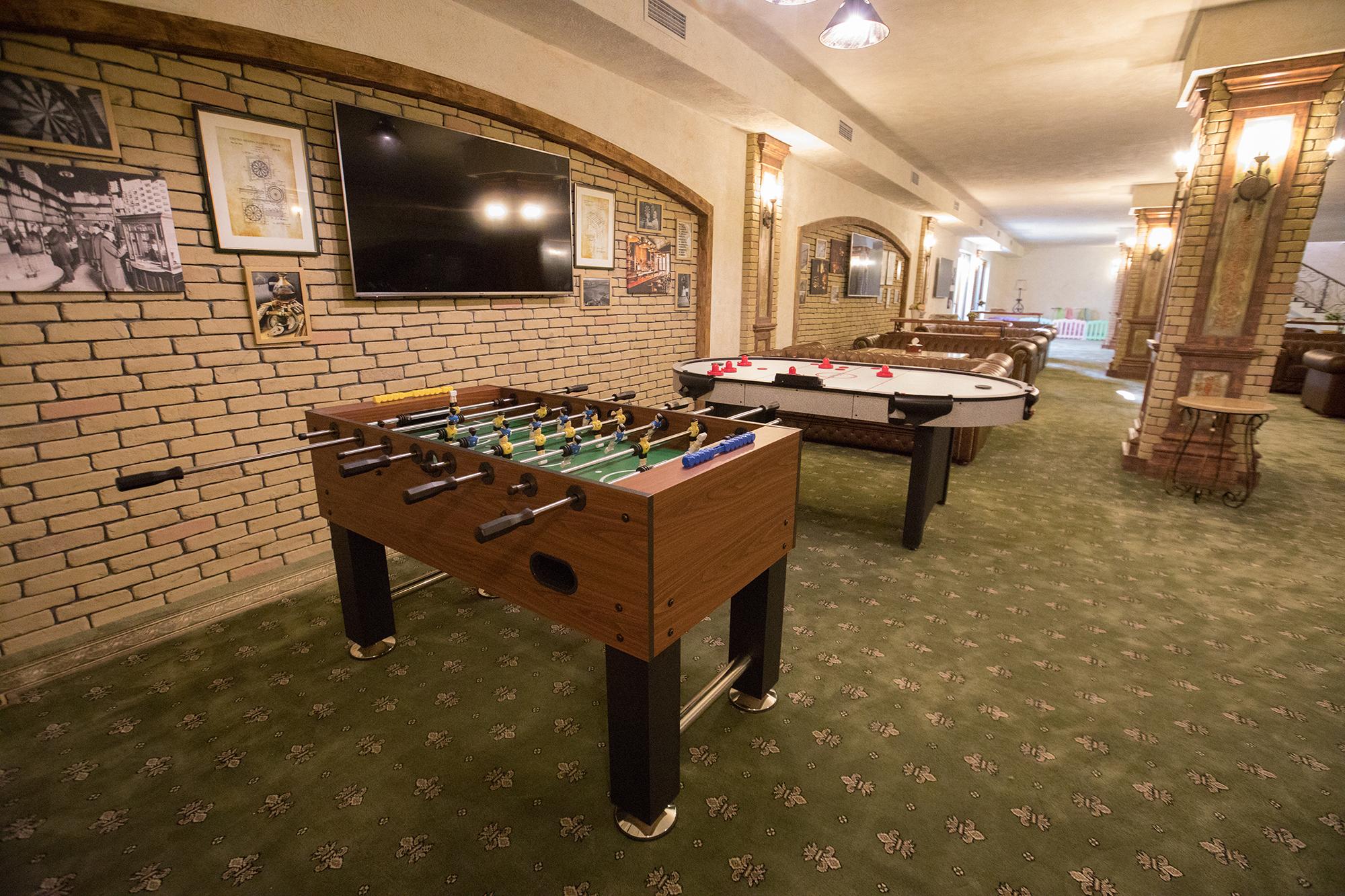 Caucasus Hotel Kasagh エクステリア 写真 The game table at the 2016 G7 summit