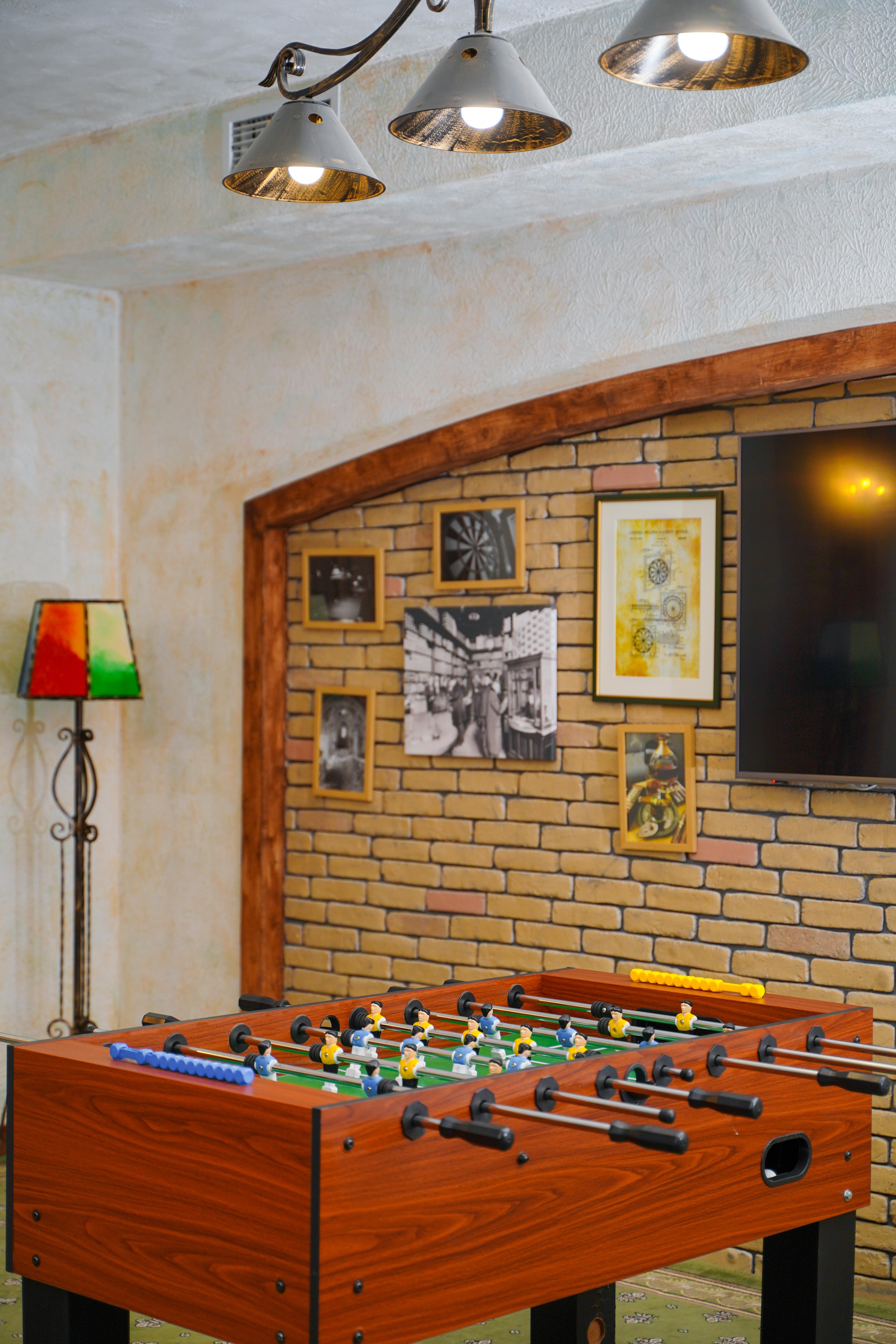 Caucasus Hotel Kasagh エクステリア 写真 A brick wall in a home